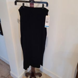 Black faux velvet maxi skirt, size P/M - NEW